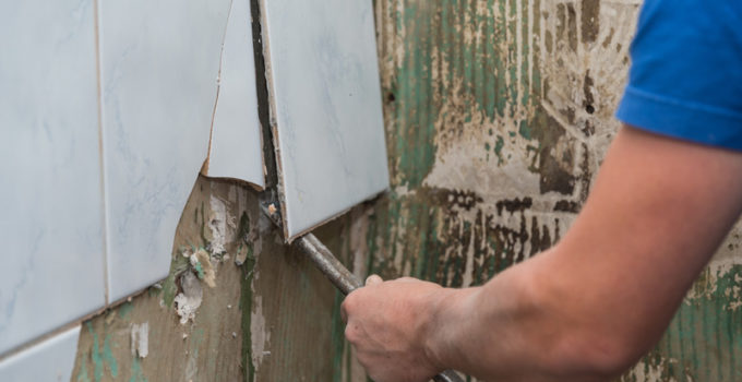 enlever-carrelage-mural