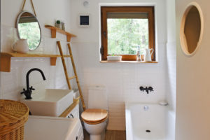 Salle de bain blanc bois