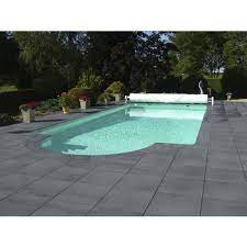 Terrasse de piscine en pierre